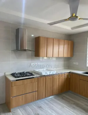 4bdrm House in Achimota for sale