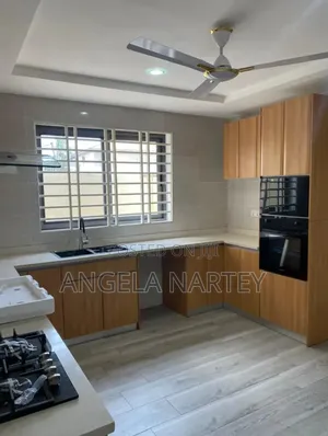 4bdrm House in Achimota for sale