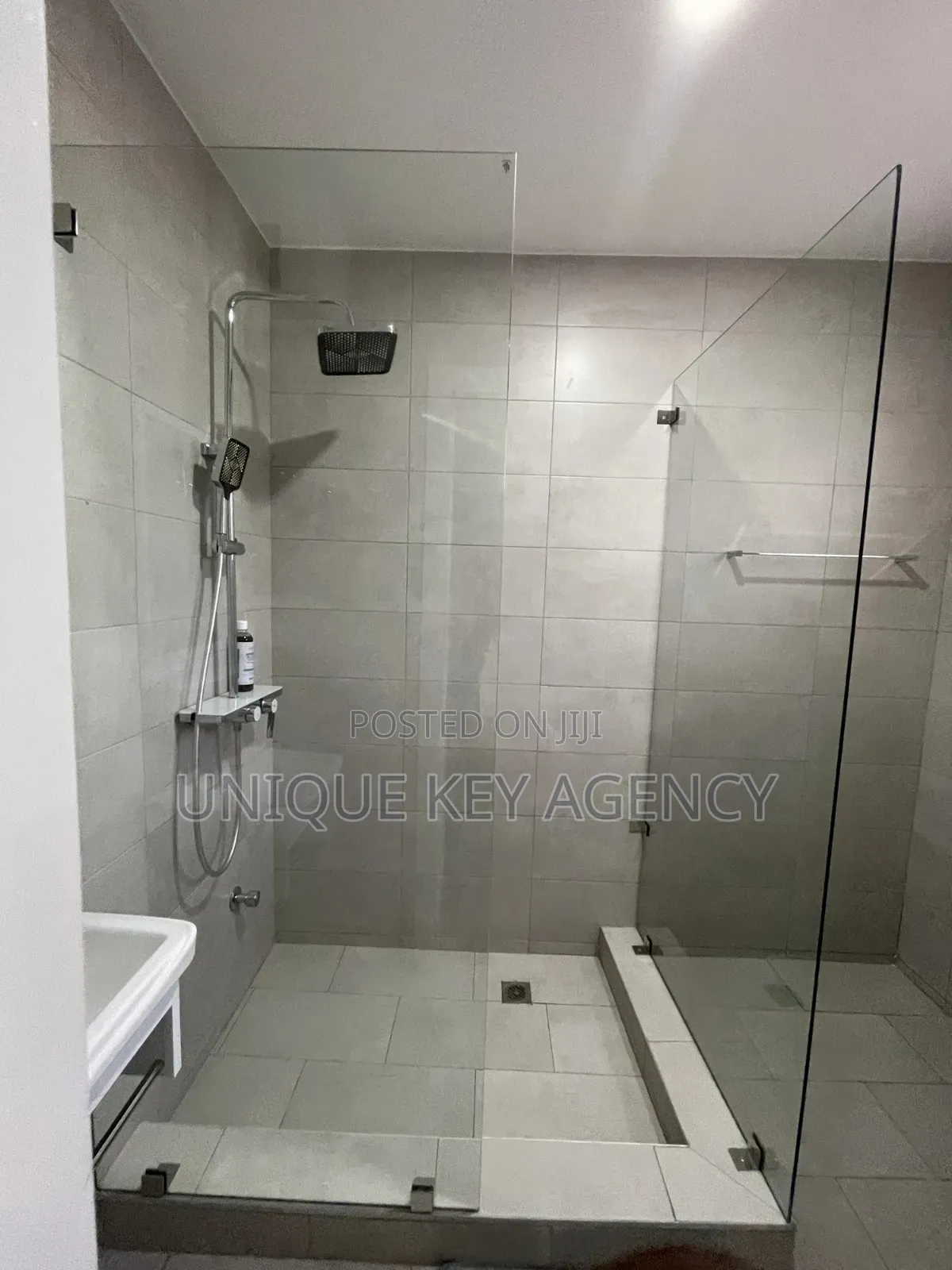 2bdrm Apartment in Unique Key Agency, East Legon for rent