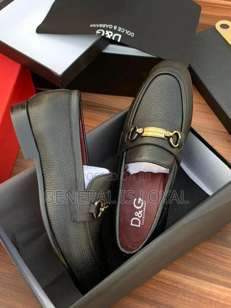 Dolce & Gabbana Black Leather Loafers With Gold-tone Hardware.