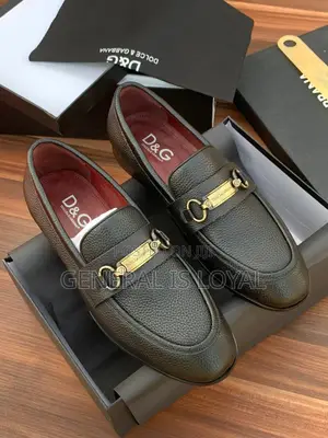 Dolce & Gabbana Black Leather Loafers With Gold-tone Hardware.