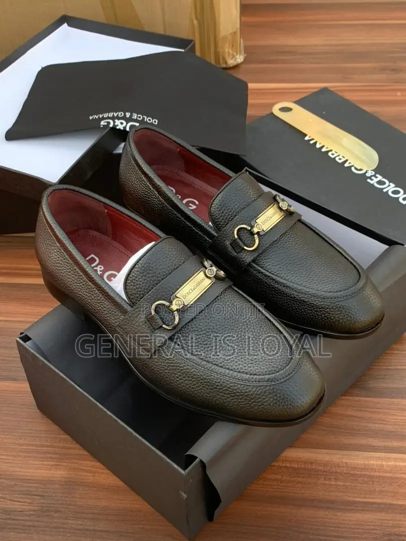 Dolce & Gabbana Black Leather Loafers With Gold-tone Hardware.