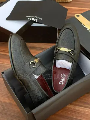 Dolce & Gabbana Black Leather Loafers With Gold-tone Hardware.