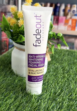 Fade-out Exfoliating Facial Wash