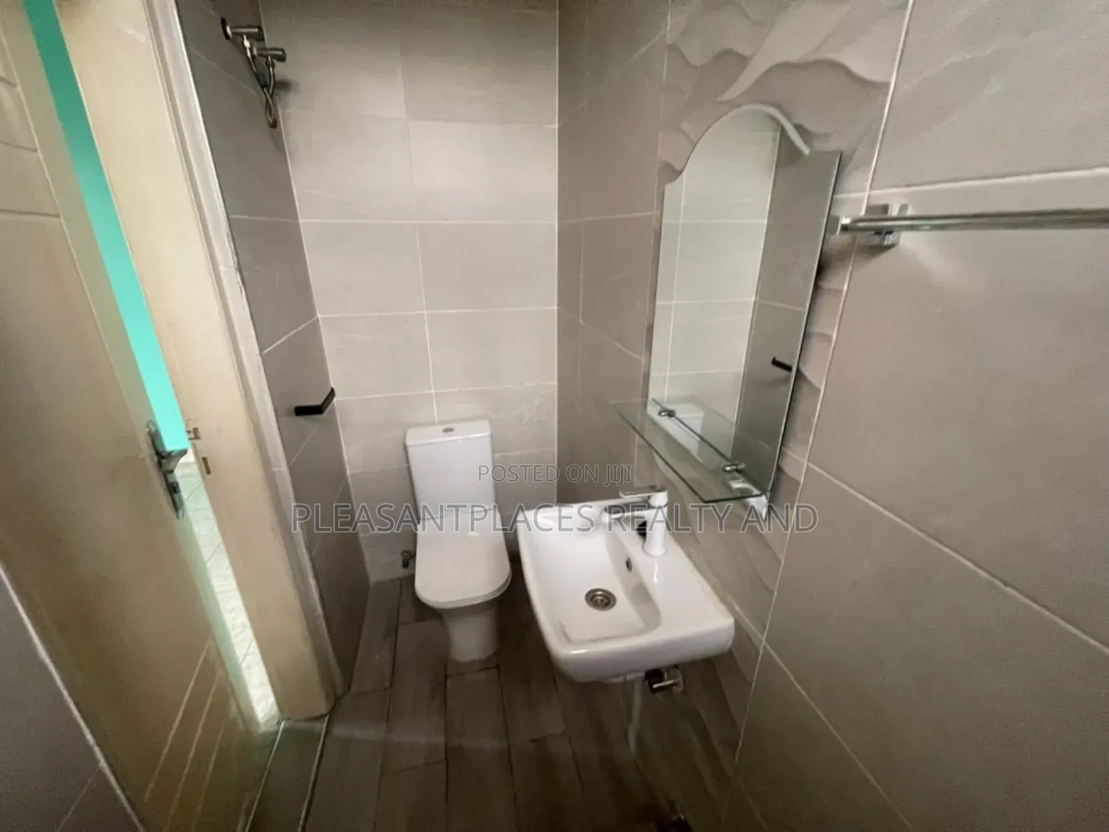 2bdrm Apartment in Pleasantplaces, Dworwulu for rent