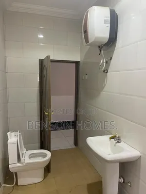 4bdrm Apartment in Kwabenya for rent