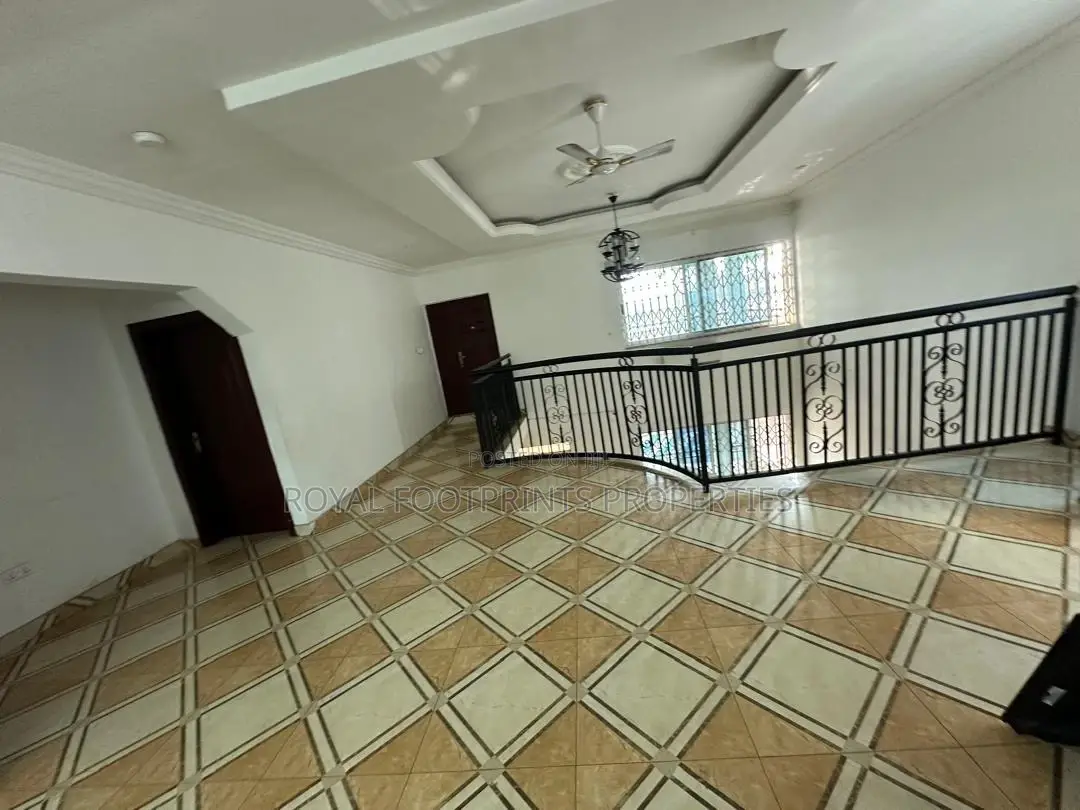4bdrm House in Luxelooks Properties, East Legon for rent