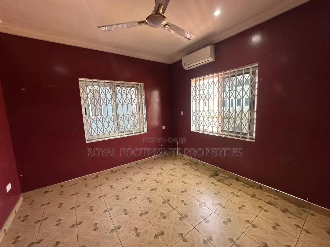 4bdrm House in Luxelooks Properties, East Legon for rent