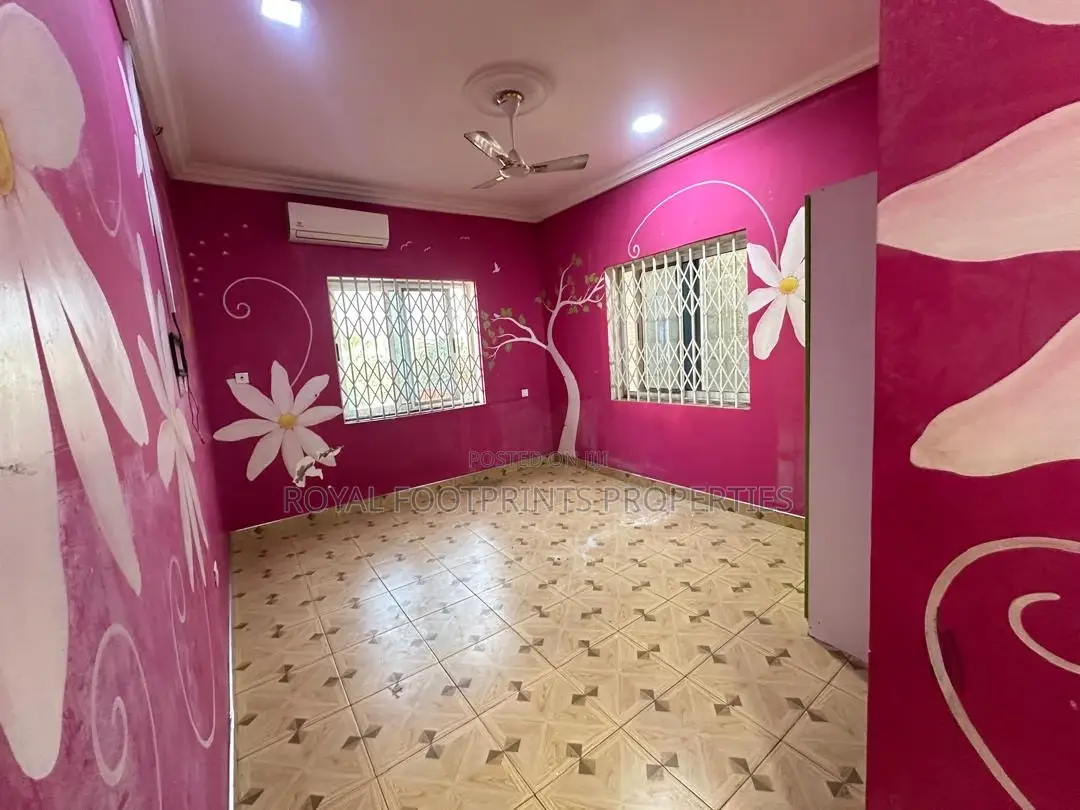 4bdrm House in Luxelooks Properties, East Legon for rent