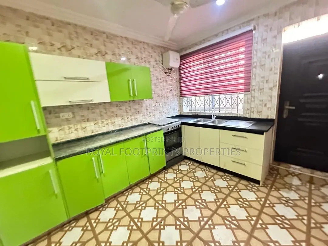 4bdrm House in Luxelooks Properties, East Legon for rent