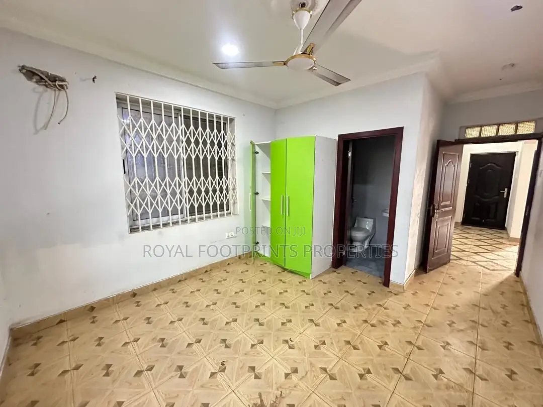 4bdrm House in Luxelooks Properties, East Legon for rent