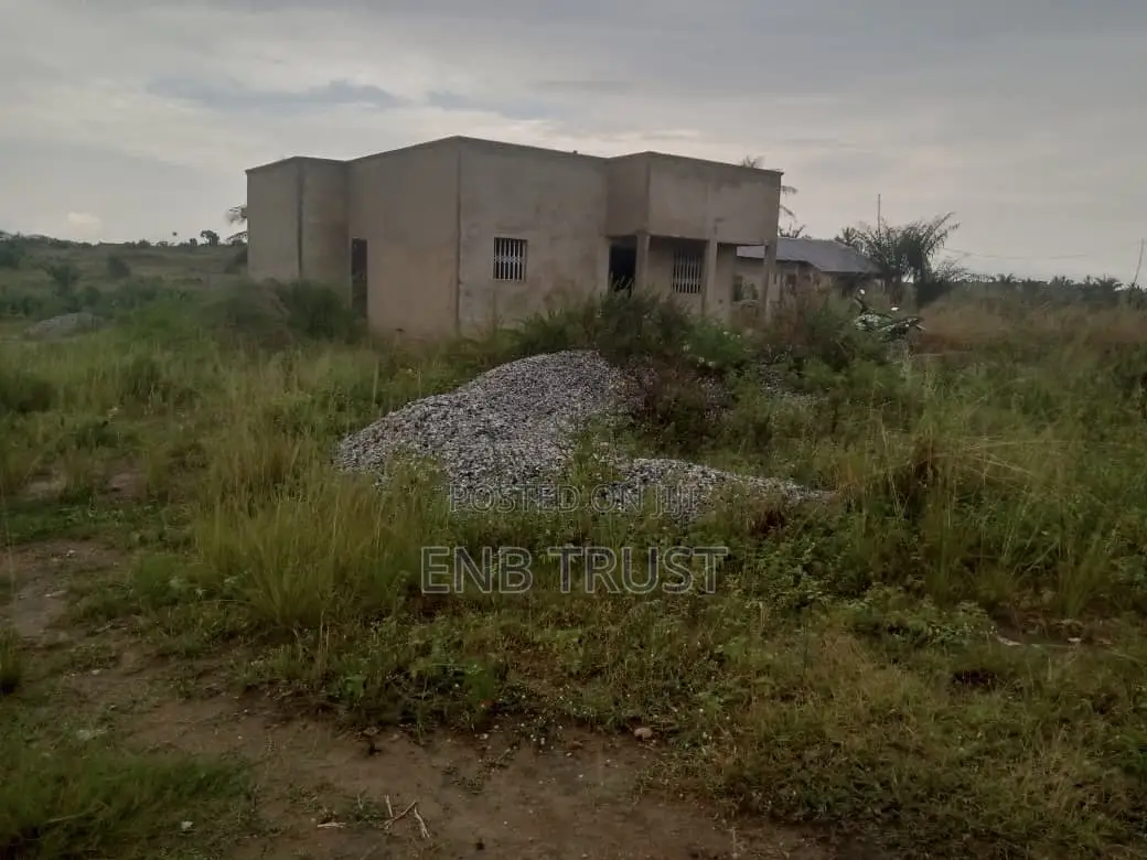 2 Bedrooms on Full Plot of Land for Sale at Ashallaja