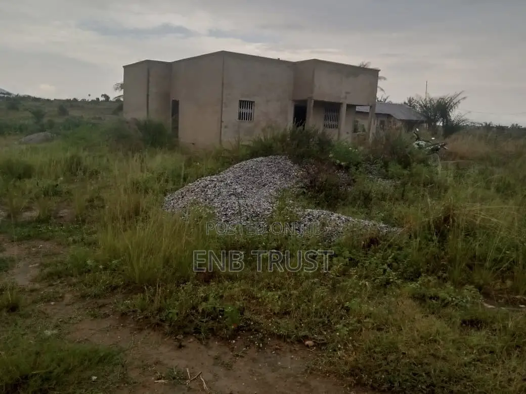 2 Bedrooms on Full Plot of Land for Sale at Ashallaja
