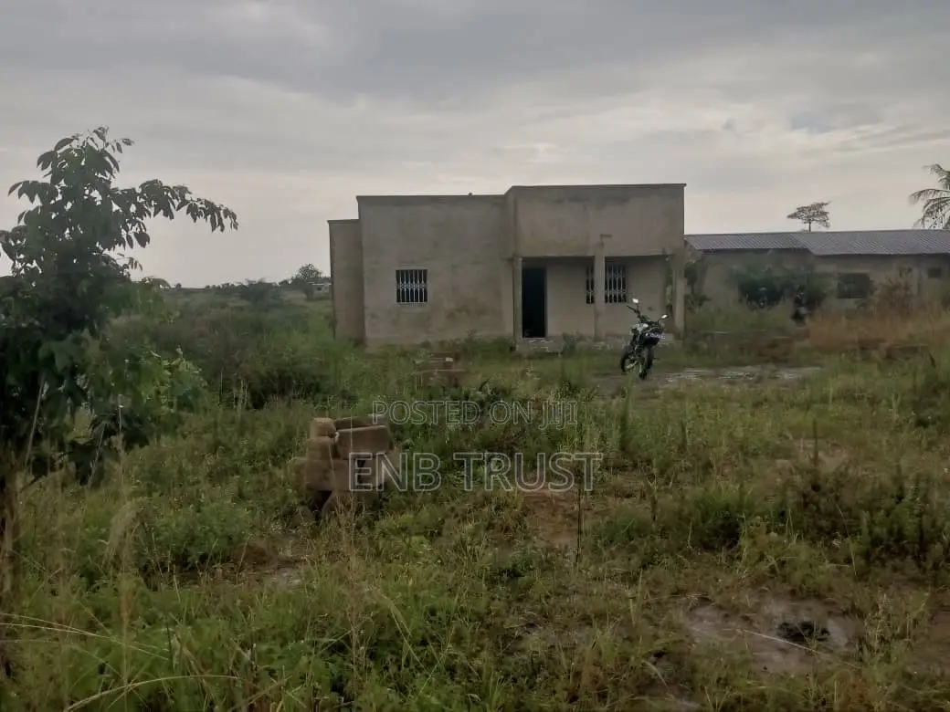 2 Bedrooms on Full Plot of Land for Sale at Ashallaja
