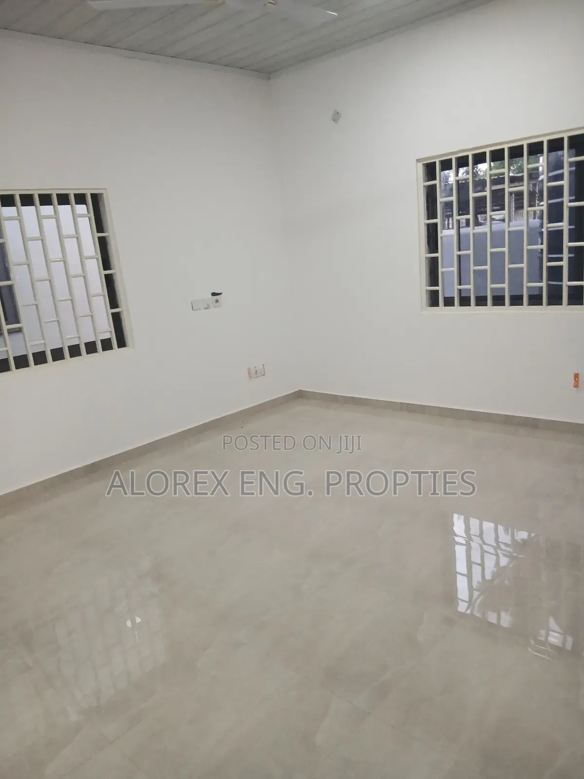 3bdrm Apartment in Air Contained, Adenta for rent