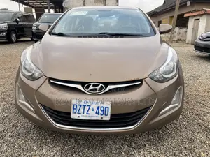 Hyundai Elantra Limited Sedan FWD (1.8L 4cyl 6A) 2016 Gold