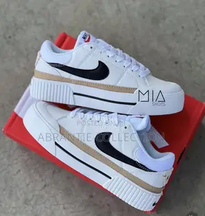 Nike Court Legacy Lift Sneakers