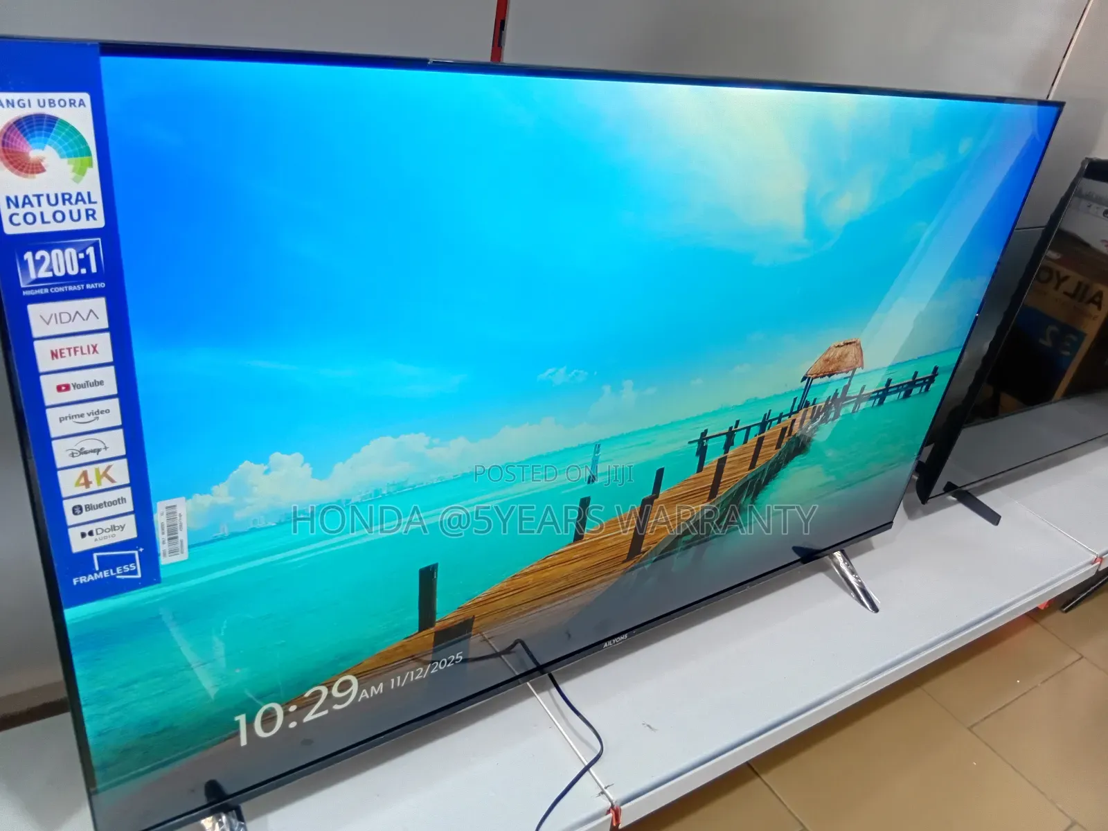 P**Ailyons 55" Smart Tv Modern Slim Design**