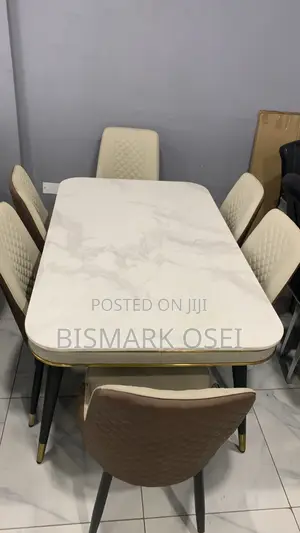 A Beautiful 6 Seater Dining Table, With a Golden Designs
