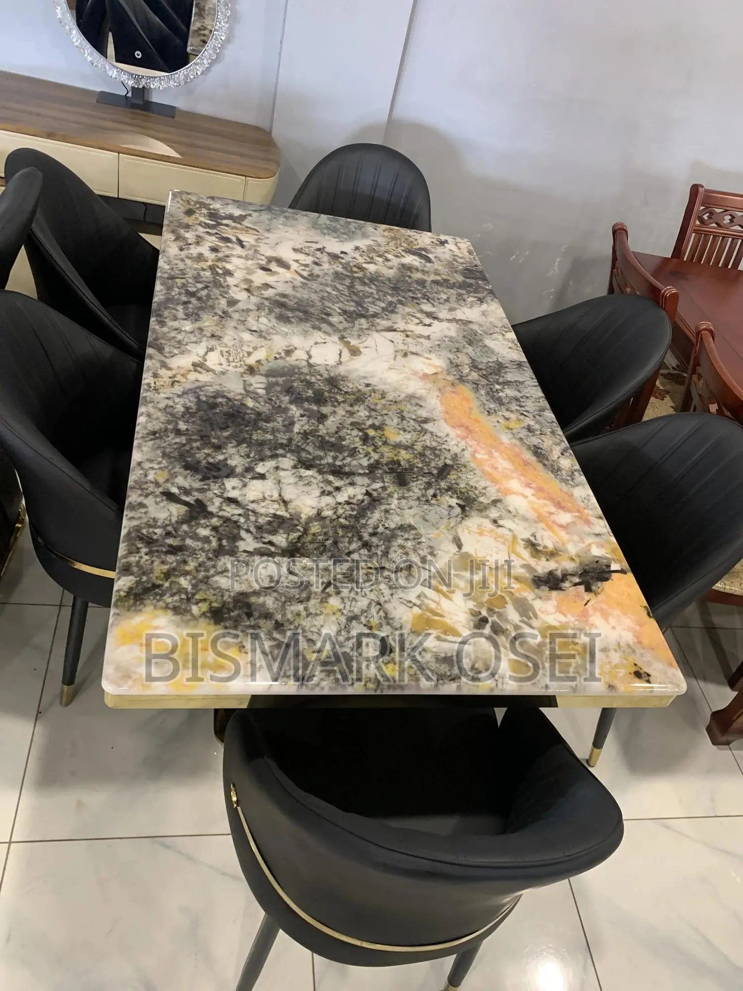 A Beautiful 6 Seater Dining Set, With a Golden Designs