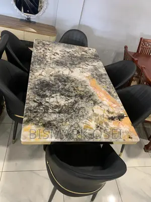 A Beautiful 6 Seater Dining Set, With a Golden Designs