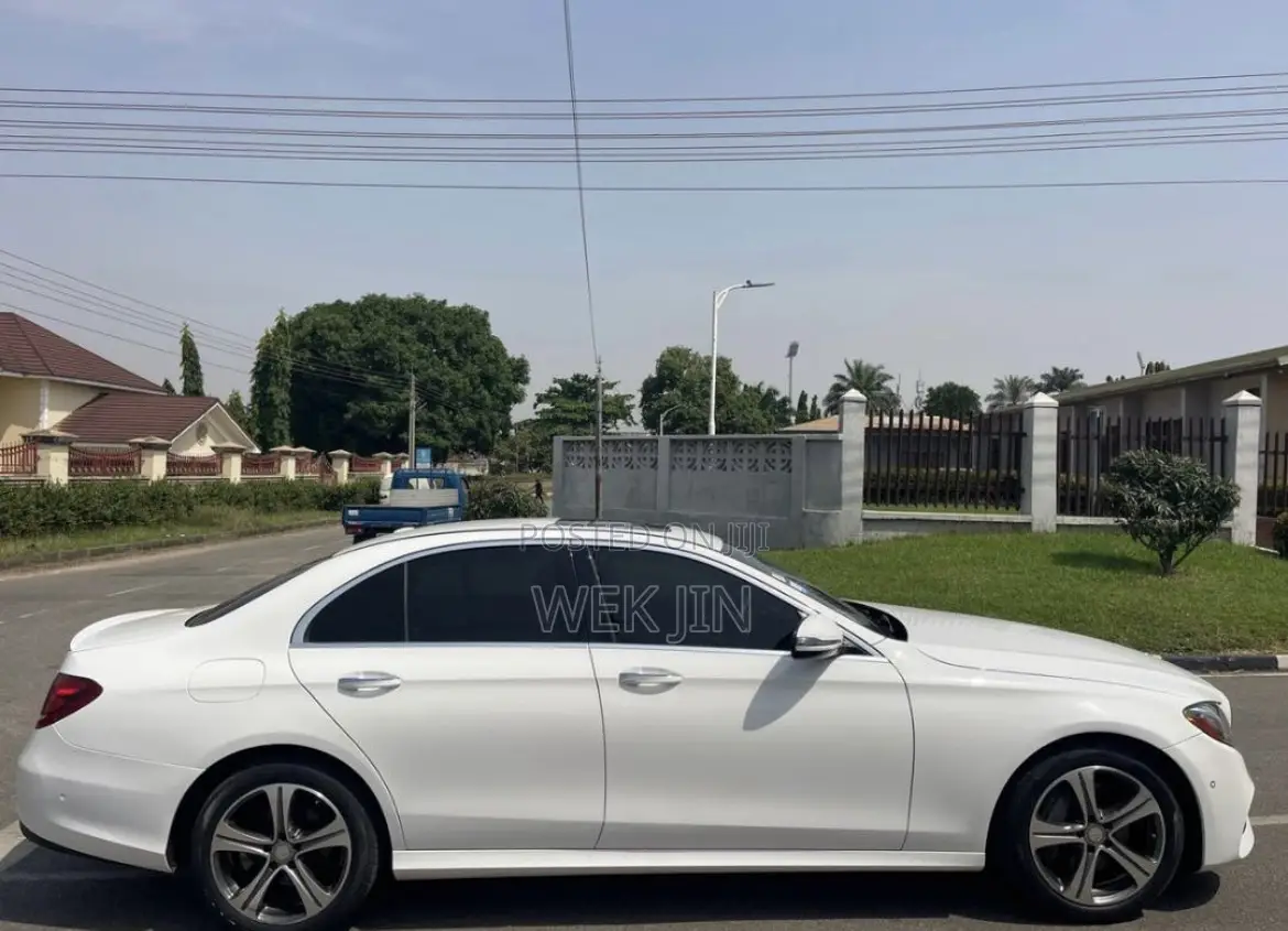 Mercedes-Benz E300 2017 Pearl