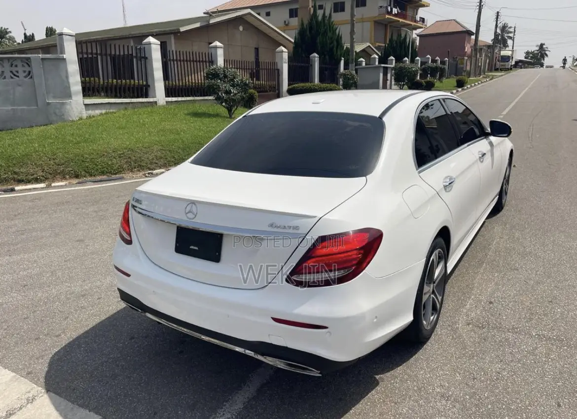 Mercedes-Benz E300 2017 Pearl