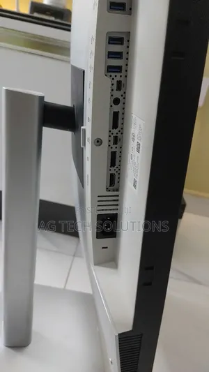 Dell Ultrasharp 27 Inches Edgeless Monitor