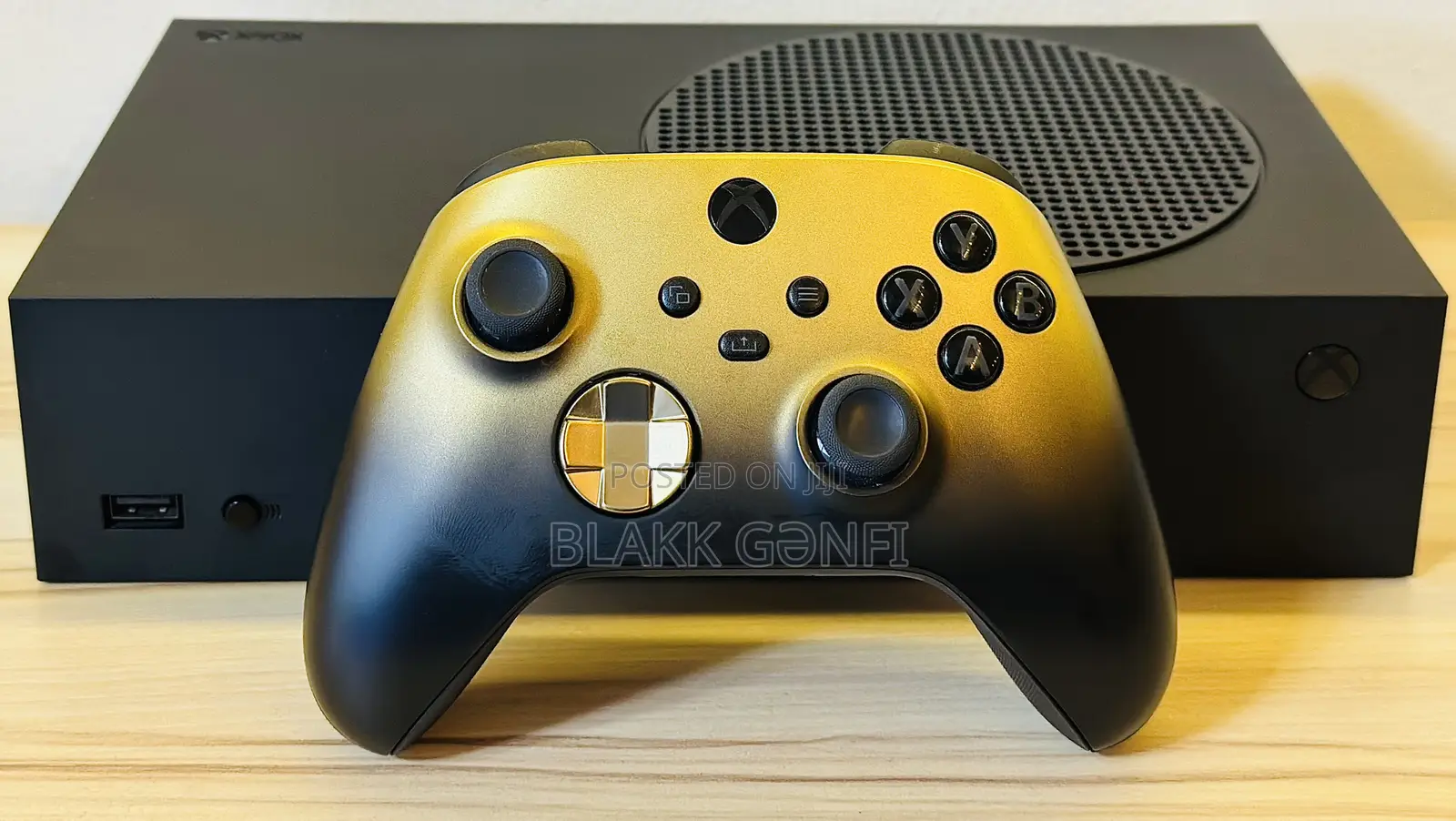 Xbox Series S 1tb + Shadow Gold Controller