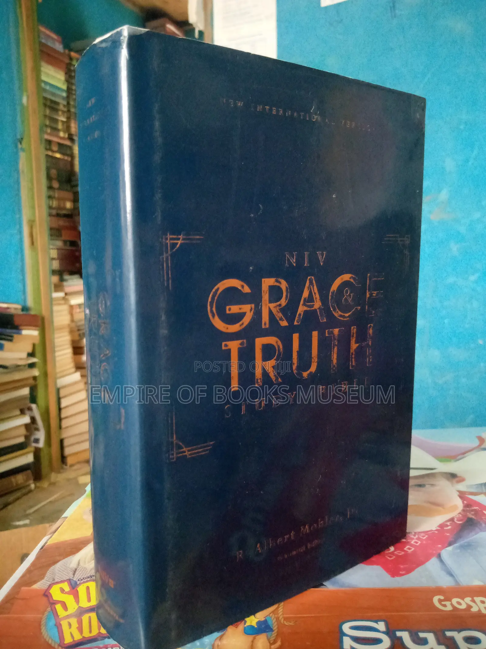 Niv Grace and Truth Study Bible
