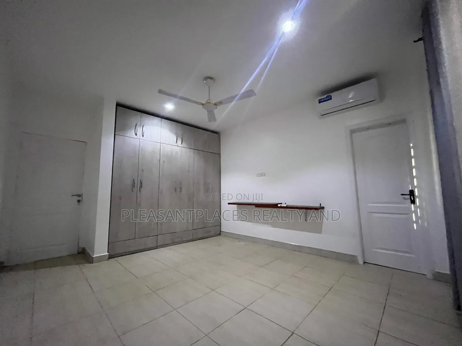 2bdrm Apartment in Pleasantplaces, Adjiriganor for rent