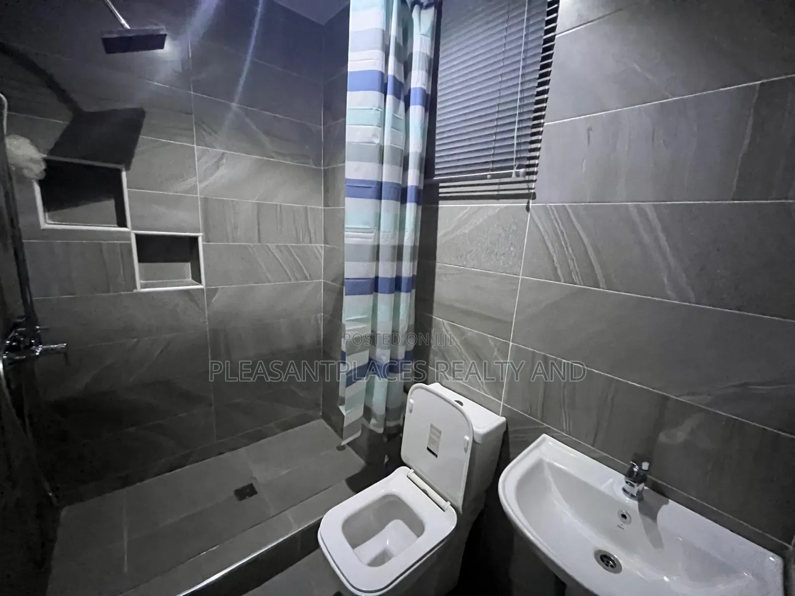 2bdrm Apartment in Pleasantplaces, Adjiriganor for rent