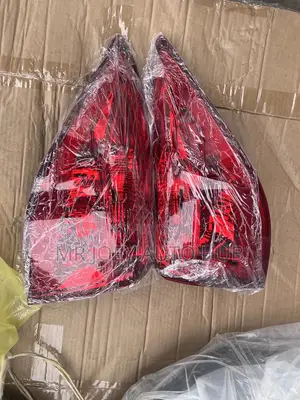 Toyota Corolla 2017 2018 2019 Tail Light