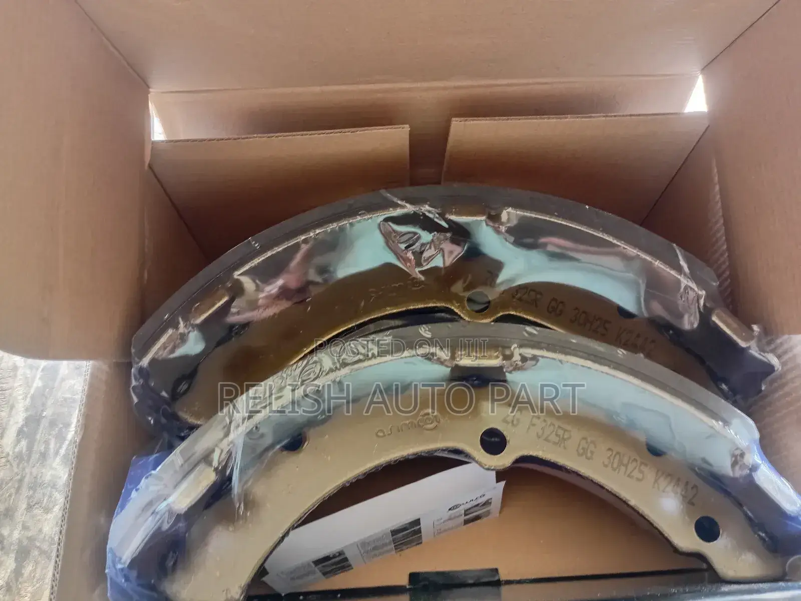 Original Brake Shoes for Toyota Costa Bus,Hilux,Prado, Civilian