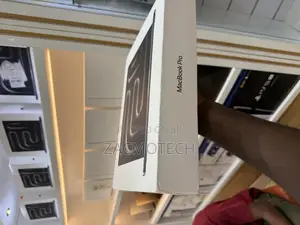 New Laptop Apple MacBook Pro 2025 M5 24GB Apple M5 SSD 1T
