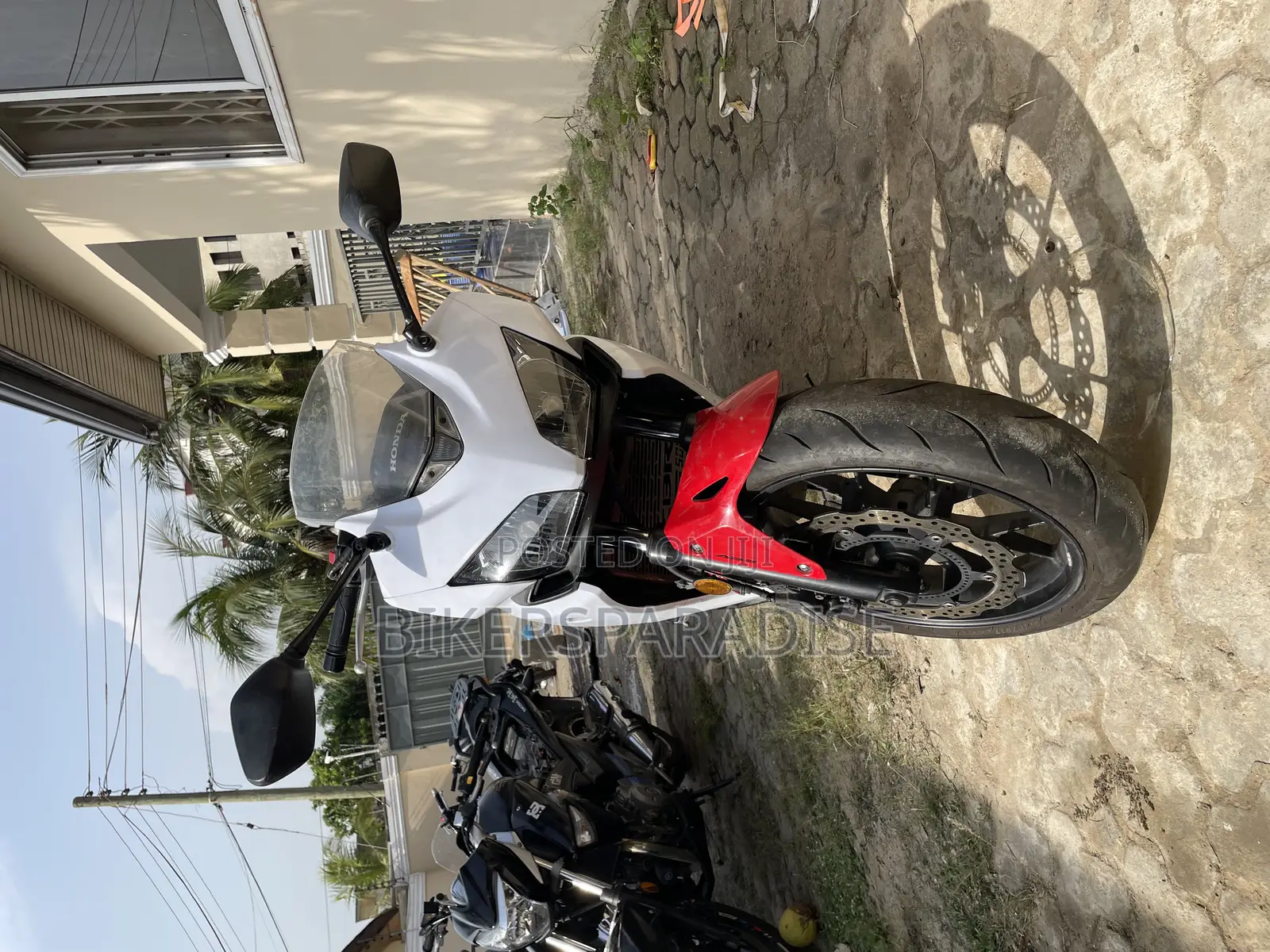 Honda CB 2016 White