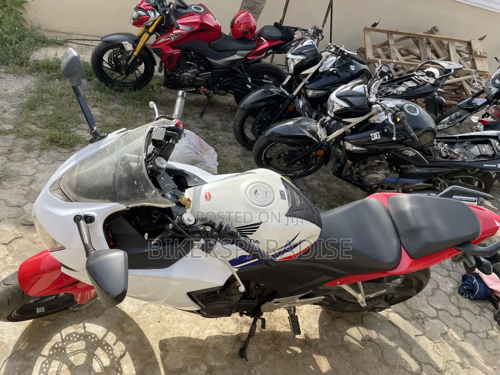 Honda CB 2016 White