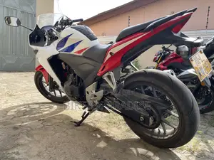Honda CB 2016 White