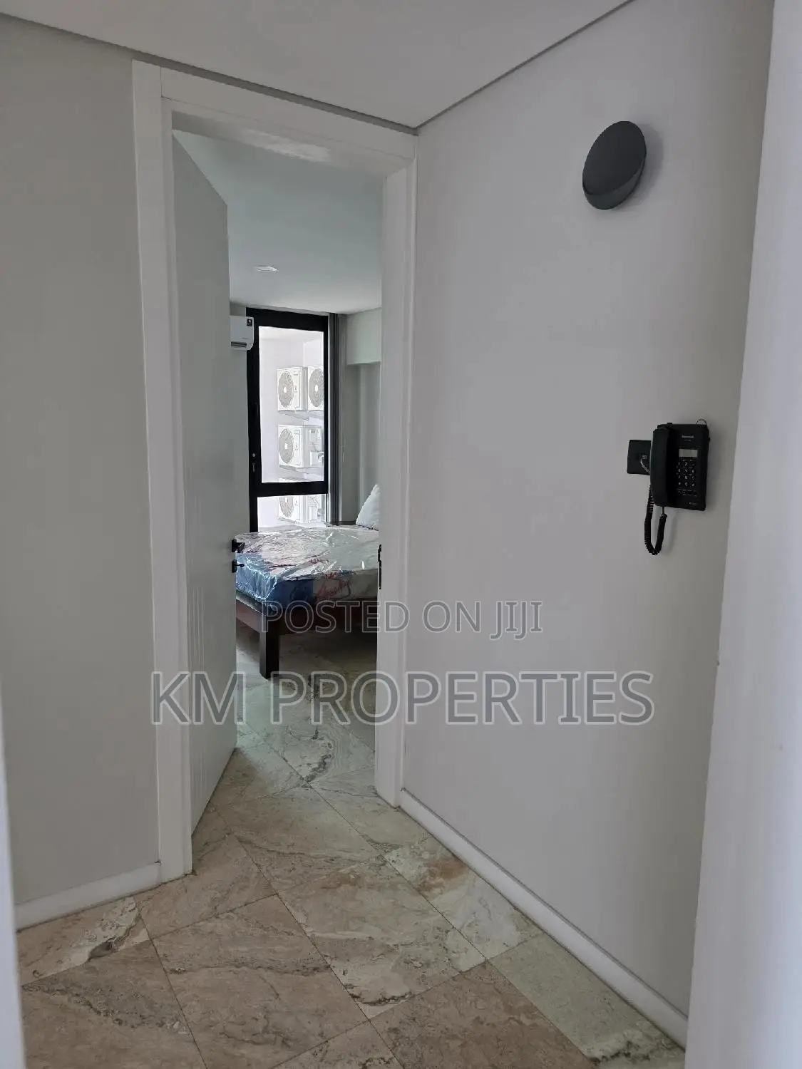 Fully-Furnished 2 Beds Airbnb in Labone
