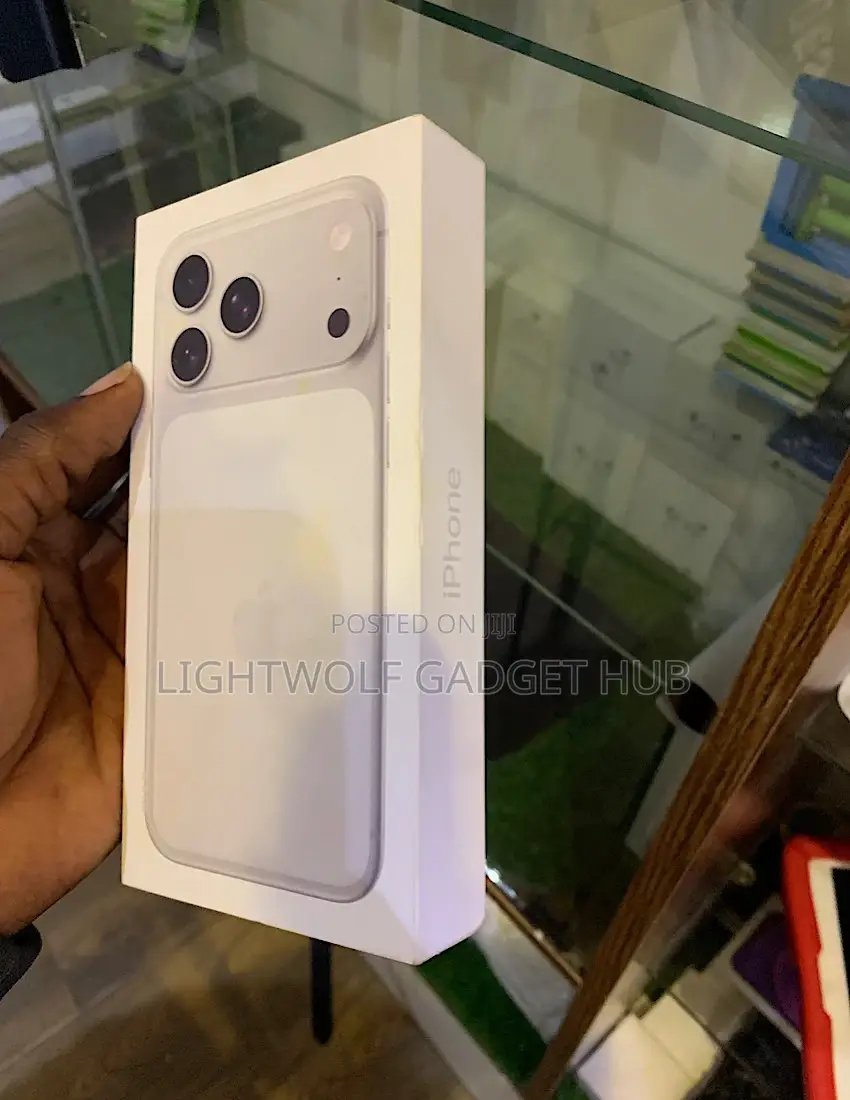 New Apple iPhone 17 Pro Max 256 GB Silver