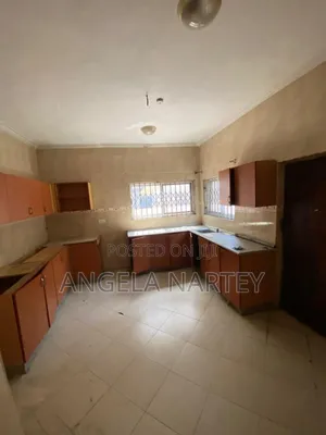 4bdrm House in Community 16 Lashibi for sale