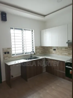 3bdrm House in Community 18 Spintex for sale