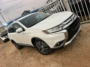 Mitsubishi Outlander SE FWD 2018 White