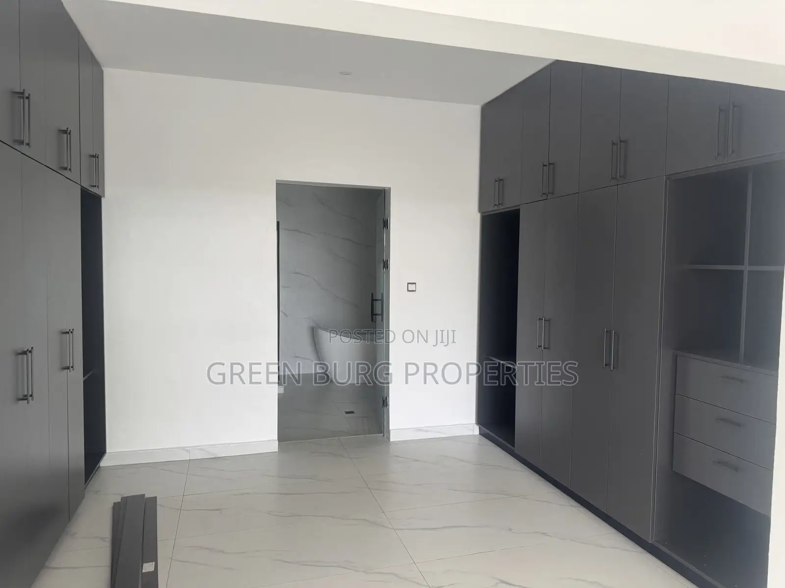4bdrm House in Green, East Legon for sale