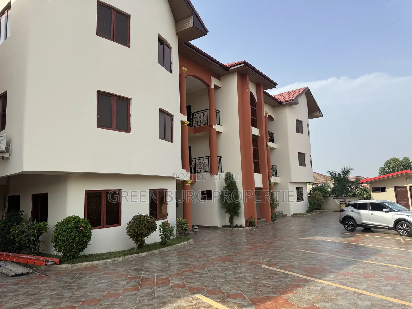 3bdrm Apartment in Green, East Legon for rent