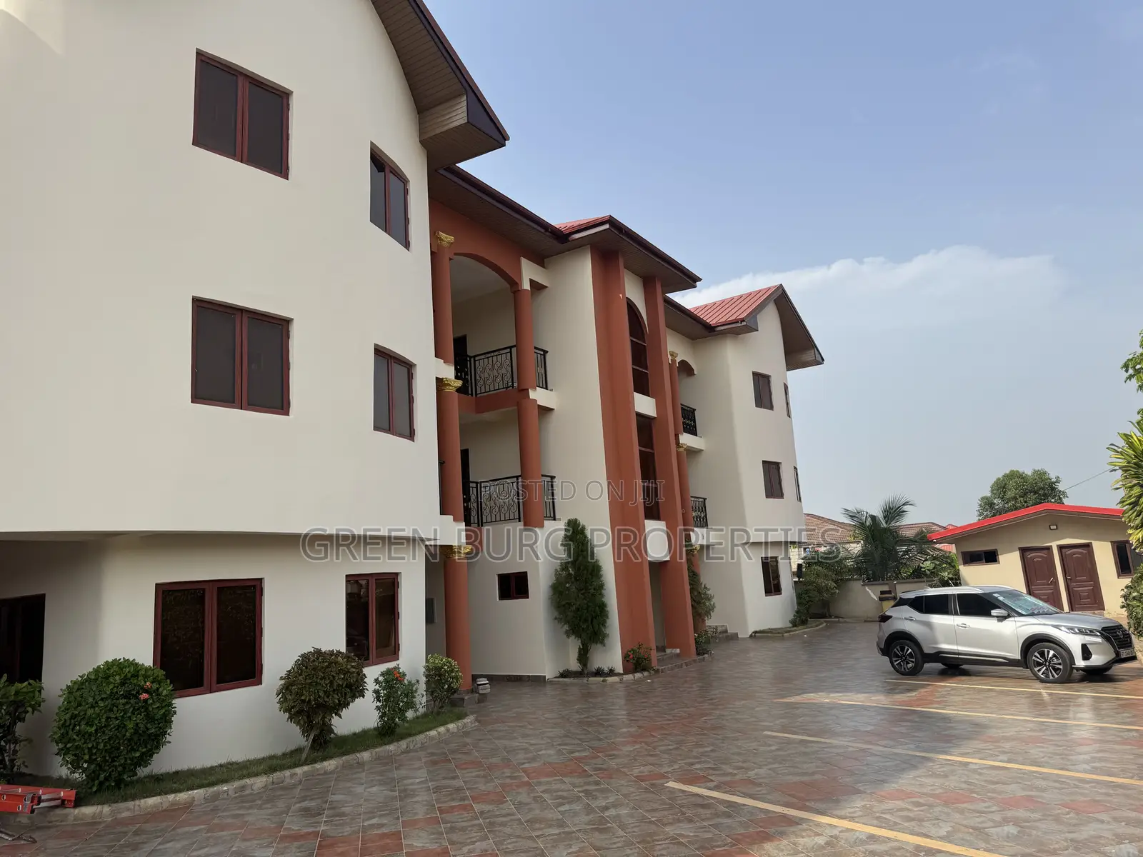 3bdrm Apartment in Green, East Legon for rent