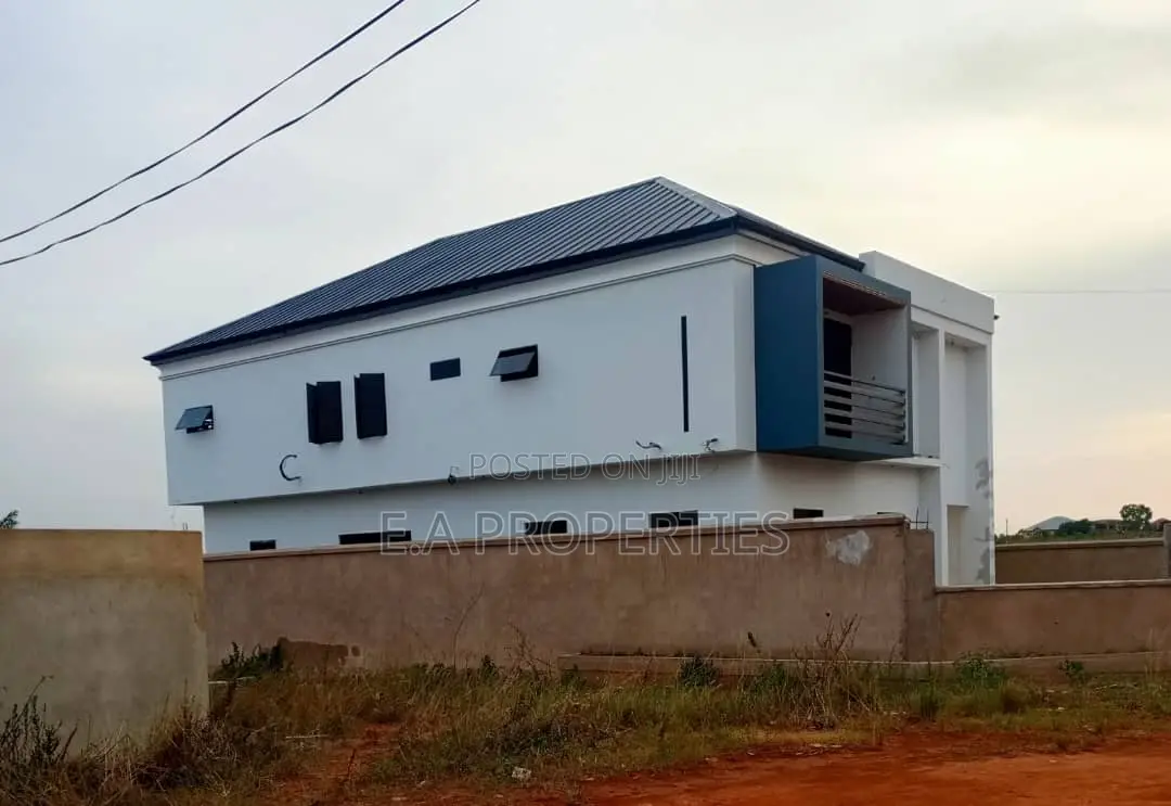 4bdrm House in E A Properties, Malejor for sale