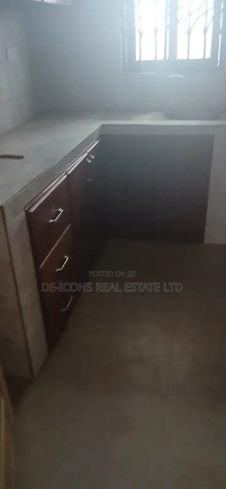 2bdrm Duplex in De-Icons Real Estate, Awutu Senya East Municipal