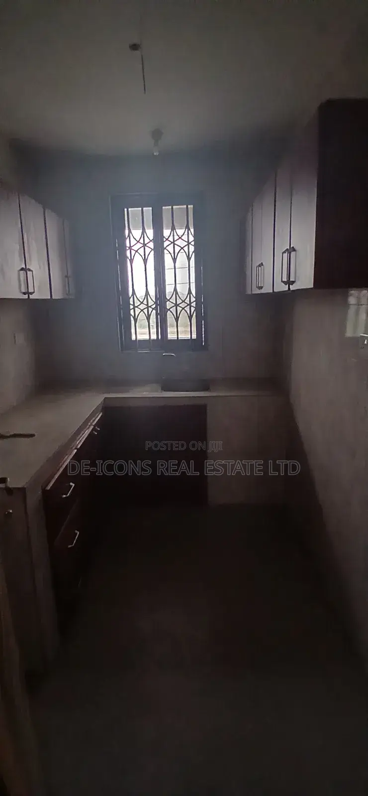 2bdrm Duplex in De-Icons Real Estate, Awutu Senya East Municipal