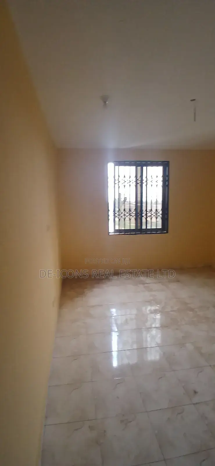 2bdrm Duplex in De-Icons Real Estate, Awutu Senya East Municipal